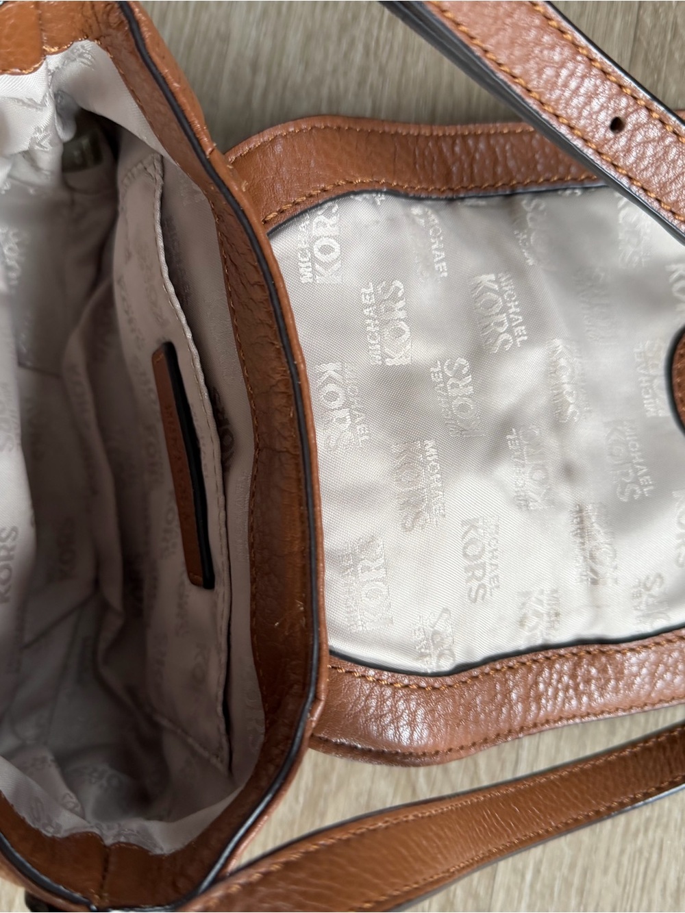 Michael Kors Tan Pebbled Leather Crossbody with Gold Plate - Picture 3 of 3
